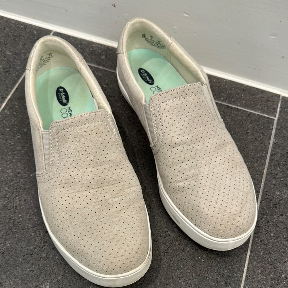 Dr. Scholl's Women's light grey Slip-On Shoes